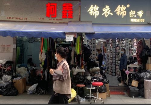 廣東就業(yè)市場(chǎng)新景象 服裝廠老板排隊(duì)等工人挑選，零工月入可達(dá)上萬